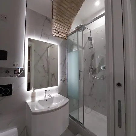 Campo De' Fiori On Vacation With Class *