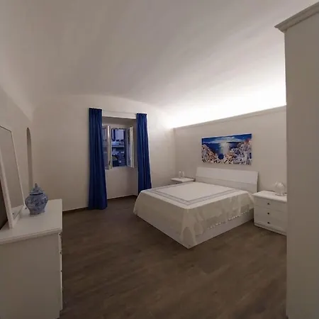 Campo De' Fiori On Vacation With Class